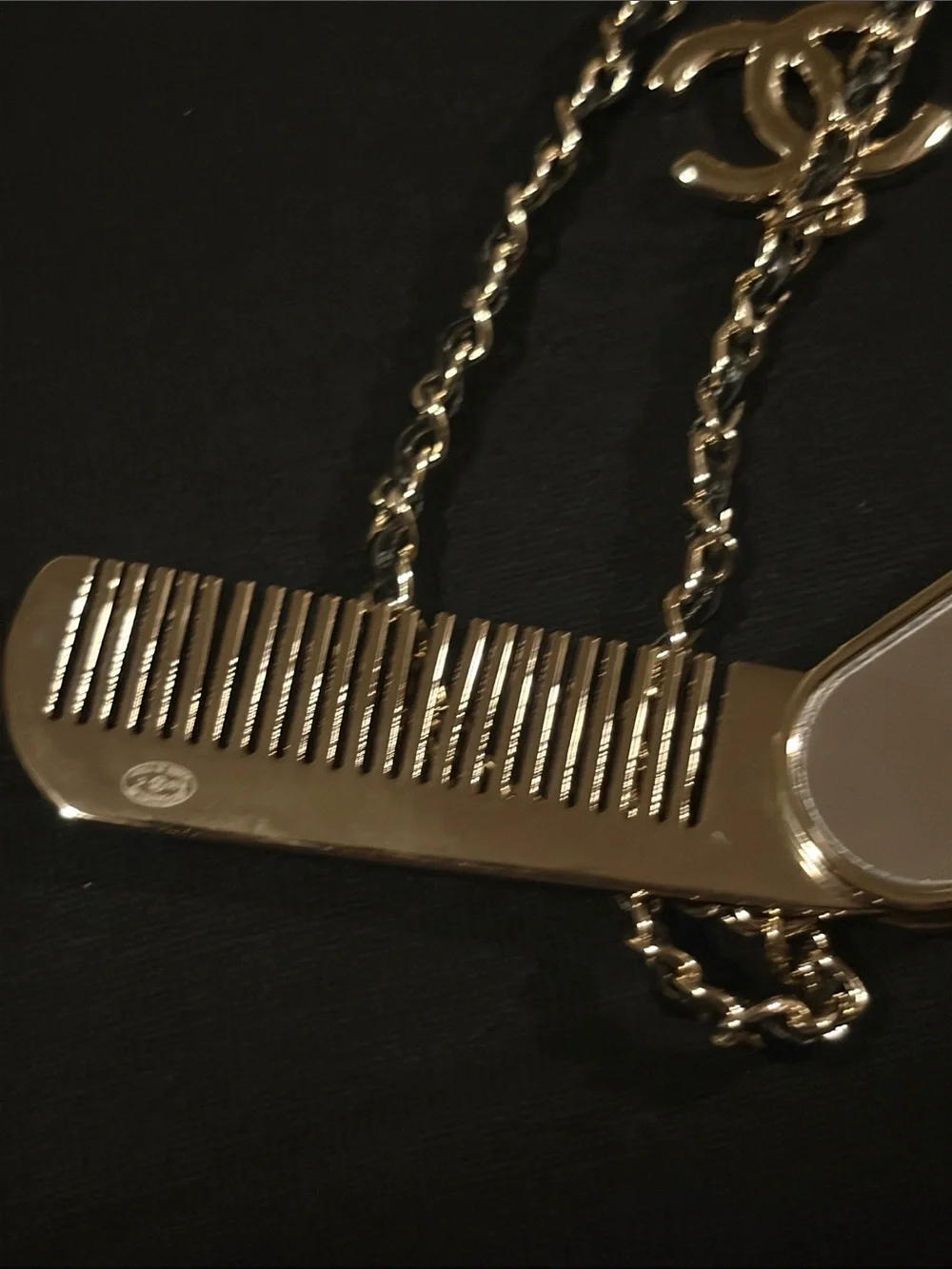 🪮 Chanel Beauty 🪞 compact Hair Comb / Mirror Pendant 🖤 Chain Necklace ⛓️